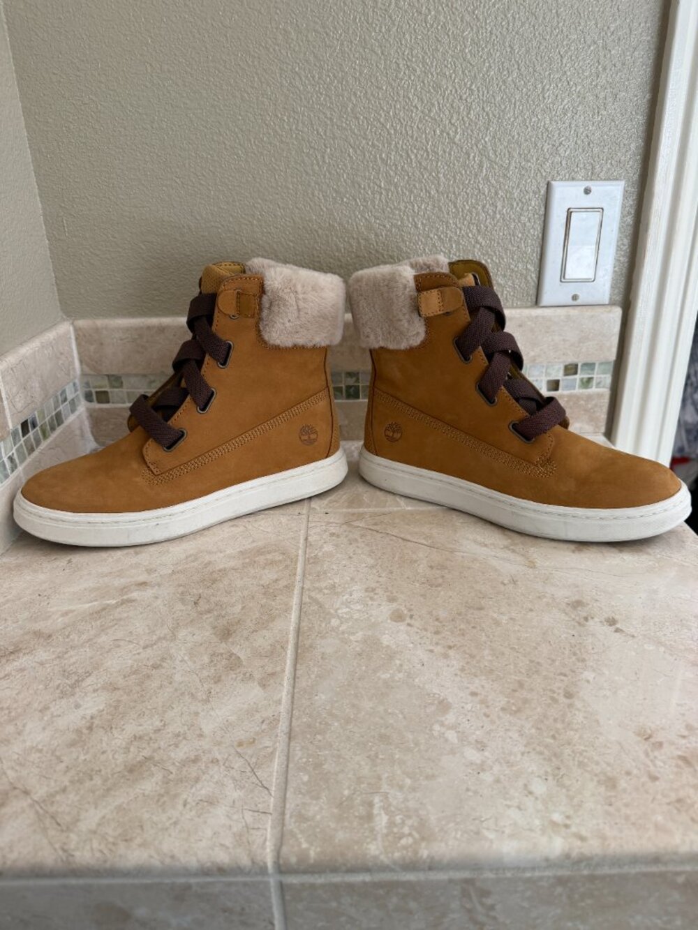 Timberland Women's Bria faux fur-lined high-top sneakers boots Size 8.5 - Picture 8 of 12